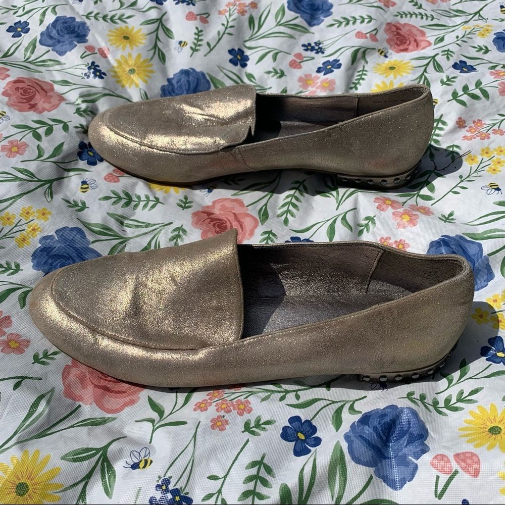 Adrianna Papell Metallic Gold Brit Mocassin Shoes Size 9M Genuine Leather